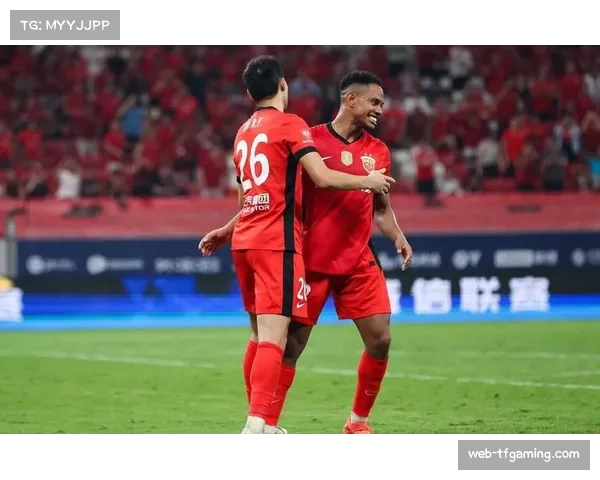 中超判罚再生争议 颜骏凌绊人动作未判罚 主裁取消点球兰克尔泽愤怒抗议